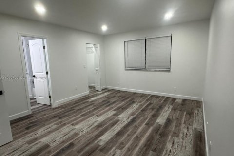 Villa ou maison à louer à Coral Springs, Floride: 3 chambres, 111.48 m2 № 2017971 - photo 16