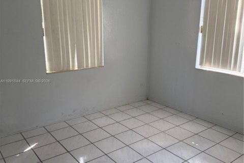 Villa ou maison à vendre à North Miami, Floride: 2 chambres, 159.14 m2 № 2063879 - photo 10