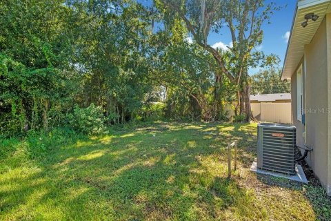 House in Sanford, Florida 4 bedrooms, 182.83 sq.m. № 2390978 - photo 29