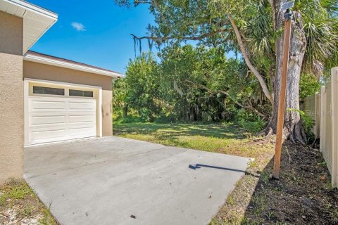 House in Sanford, Florida 4 bedrooms, 182.83 sq.m. № 2390978 - photo 25