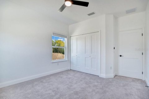 House in Sanford, Florida 4 bedrooms, 182.83 sq.m. № 2390978 - photo 24