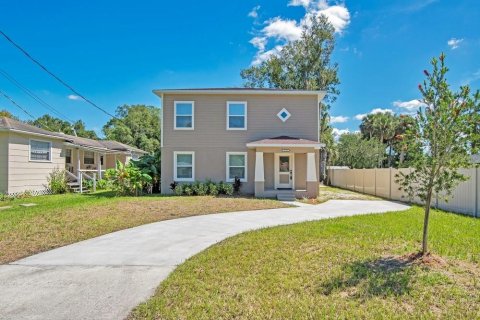 House in Sanford, Florida 4 bedrooms, 182.83 sq.m. № 2390978 - photo 4