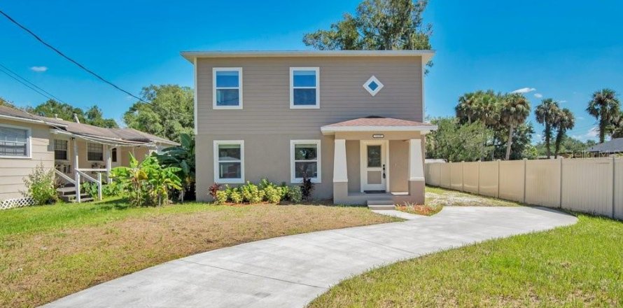 House in Sanford, Florida 4 bedrooms, 182.83 sq.m. № 2390978