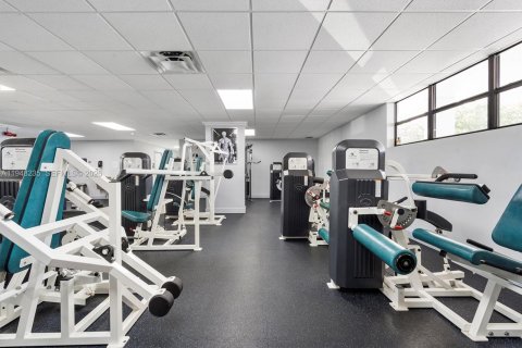 Condominio en venta en Hallandale Beach, Florida, 1 dormitorio, 85.01 m2 № 2004209 - foto 8