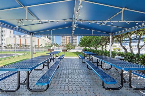 Condominio en venta en Hallandale Beach, Florida, 1 dormitorio, 85.01 m2 № 2004209 - foto 27