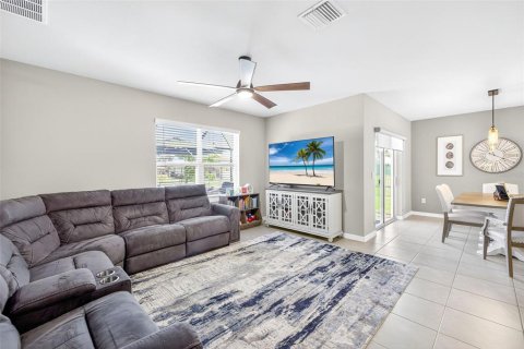 House in Punta Gorda, Florida 4 bedrooms, 169.83 sq.m. № 1851408 - photo 9