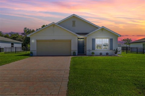 House in Punta Gorda, Florida 4 bedrooms, 169.83 sq.m. № 1851408 - photo 1