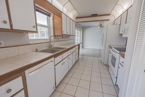 Villa ou maison à vendre à Port St. Lucie, Floride: 3 chambres, 121.61 m2 № 2078314 - photo 8