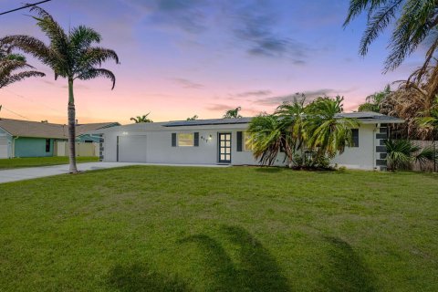 Villa ou maison à Port St. Lucie, Floride 3 chambres, 121.61 m2 № 2078314