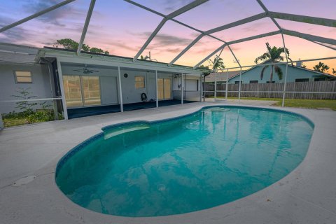 Villa ou maison à vendre à Port St. Lucie, Floride: 3 chambres, 121.61 m2 № 2078314 - photo 2