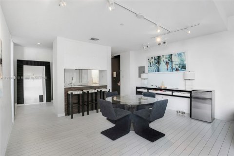 Condominio en venta en Miami Beach, Florida, 1 dormitorio, 86.68 m2 № 2013716 - foto 5