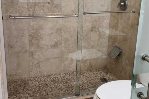 Condo in Juno Beach, Florida, 2 bedrooms № 2245241 - photo 8