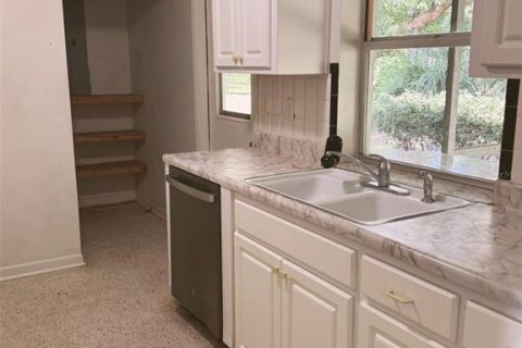 House in Spring Hill, Florida 3 bedrooms, 104.79 sq.m. № 1903111 - photo 6
