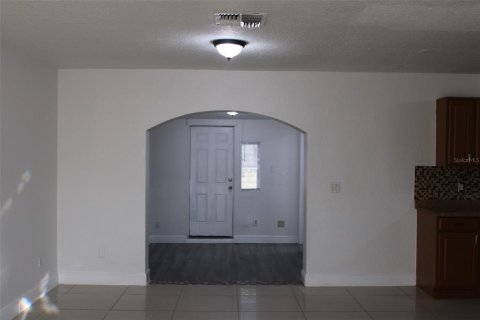 Villa ou maison à louer à Kissimmee, Floride: 3 chambres, 175.59 m2 № 1884766 - photo 3