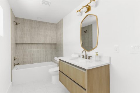 Casa en alquiler en Tampa, Florida, 3 dormitorios, 303.79 m2 № 1901710 - foto 22