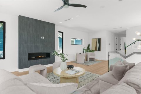 Casa en alquiler en Tampa, Florida, 3 dormitorios, 303.79 m2 № 1901710 - foto 15