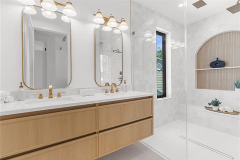 Casa en alquiler en Tampa, Florida, 3 dormitorios, 303.79 m2 № 1901710 - foto 19