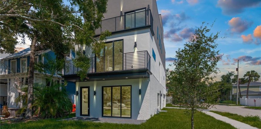 Casa en Tampa, Florida 3 dormitorios, 303.79 m2 № 1901710