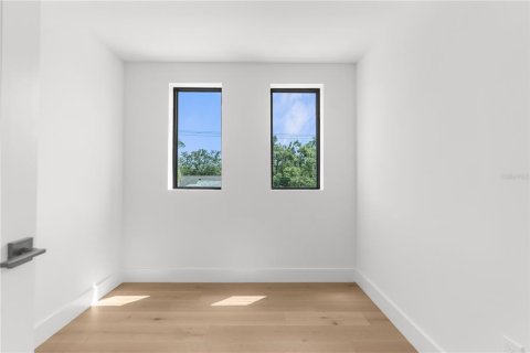 Casa en alquiler en Tampa, Florida, 3 dormitorios, 303.79 m2 № 1901710 - foto 26