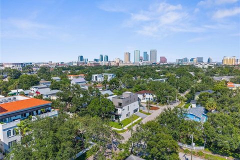 Casa en alquiler en Tampa, Florida, 3 dormitorios, 303.79 m2 № 1901710 - foto 5