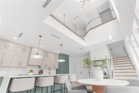 Casa en alquiler en Tampa, Florida, 3 dormitorios, 303.79 m2 № 1901710 - foto 11