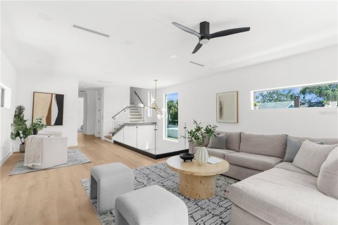 Casa en alquiler en Tampa, Florida, 3 dormitorios, 303.79 m2 № 1901710 - foto 14