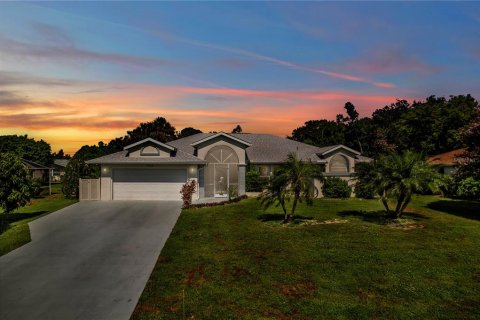 House in Port Charlotte, Florida 3 bedrooms, 197.05 sq.m. № 1841958 - photo 4