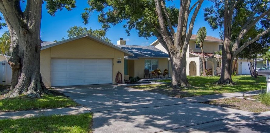 Casa en Seminole, Florida 3 dormitorios, 193.52 m2 № 1808846