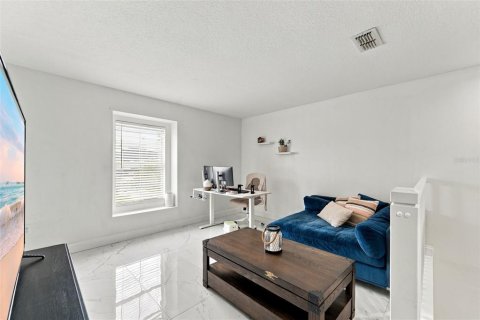 Villa ou maison à vendre à Kissimmee, Floride: 3 chambres, 221.76 m2 № 2406293 - photo 16