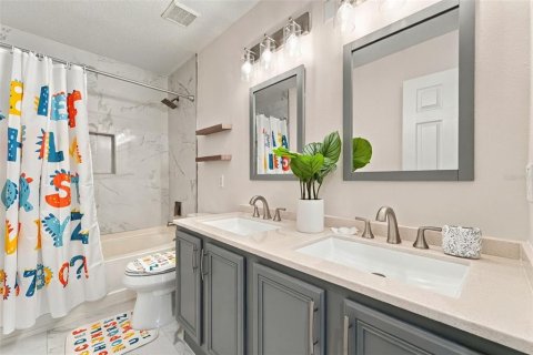 Villa ou maison à vendre à Kissimmee, Floride: 3 chambres, 221.76 m2 № 2406293 - photo 24