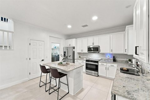 Villa ou maison à vendre à Kissimmee, Floride: 3 chambres, 221.76 m2 № 2406293 - photo 13