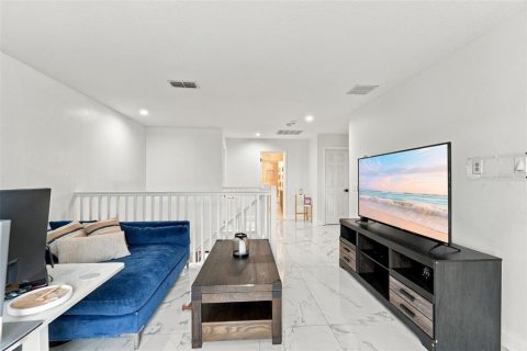 Villa ou maison à vendre à Kissimmee, Floride: 3 chambres, 221.76 m2 № 2406293 - photo 17