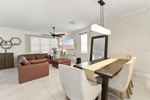 Villa ou maison à vendre à Kissimmee, Floride: 3 chambres, 221.76 m2 № 2406293 - photo 11
