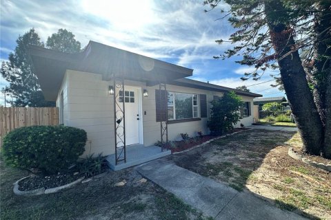 Casa en venta en Winter Haven, Florida, 3 dormitorios, 124.12 m2 № 1899747 - foto 1