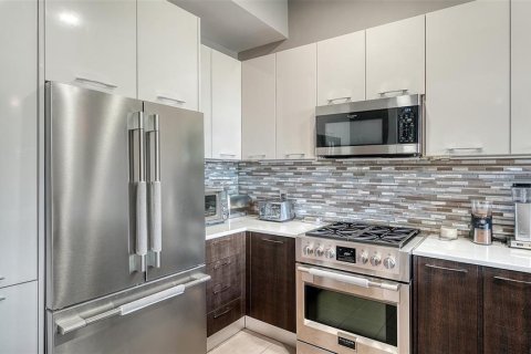 Touwnhouse à vendre à Sarasota, Floride: 3 chambres, 240.43 m2 № 1903465 - photo 16