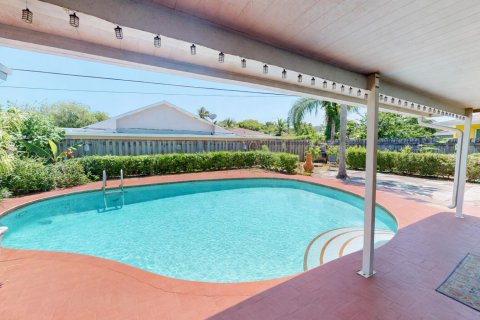 House in West Palm Beach, Florida 3 bedrooms, 167.6 sq.m. № 2085235 - photo 29