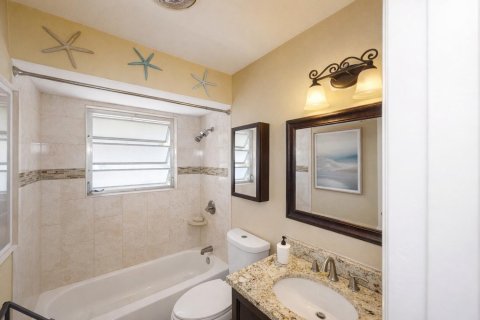 House in West Palm Beach, Florida 3 bedrooms, 167.6 sq.m. № 2085235 - photo 9