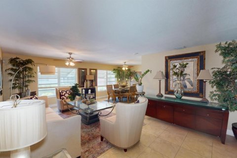 House in West Palm Beach, Florida 3 bedrooms, 167.6 sq.m. № 2085235 - photo 8