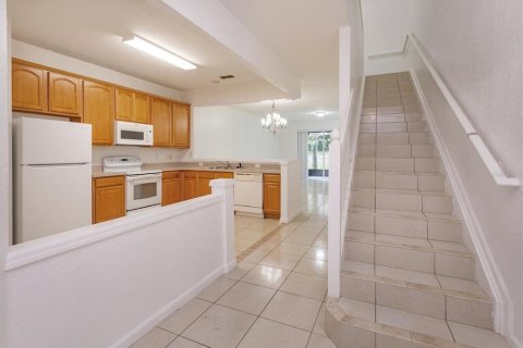 Touwnhouse à vendre à Sanford, Floride: 3 chambres, 156.73 m2 № 2373936 - photo 3