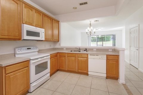 Touwnhouse à vendre à Sanford, Floride: 3 chambres, 156.73 m2 № 2373936 - photo 5