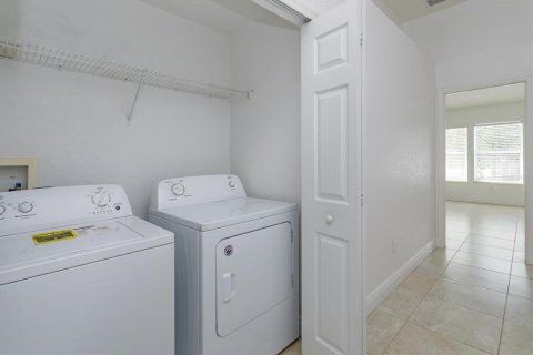 Touwnhouse à vendre à Sanford, Floride: 3 chambres, 156.73 m2 № 2373936 - photo 22