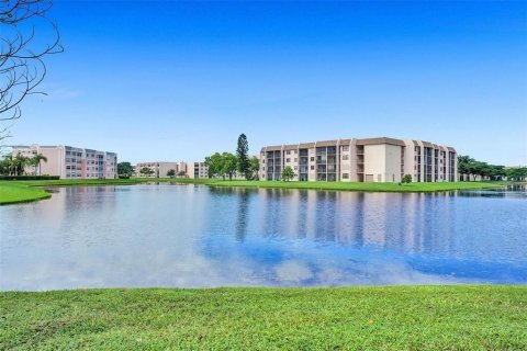 Condominio en Sunrise, Florida, 2 dormitorios  № 2077623
