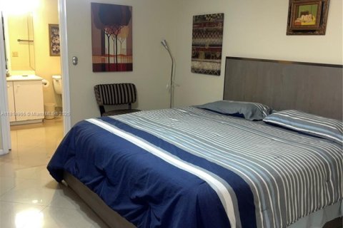 Купить кондоминиум в Коконат Крик, Флорида 1 спальня, 79.99м2, № 1958463 - фото 9