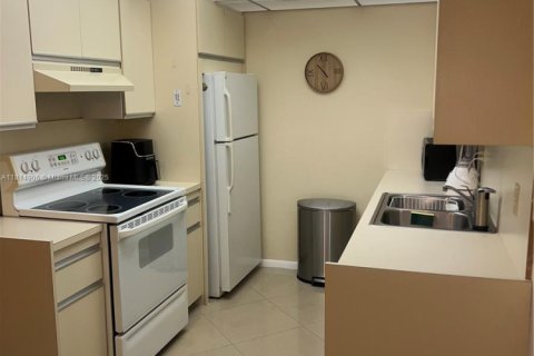 Купить кондоминиум в Коконат Крик, Флорида 1 спальня, 79.99м2, № 1958463 - фото 8