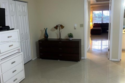 Купить кондоминиум в Коконат Крик, Флорида 1 спальня, 79.99м2, № 1958463 - фото 10