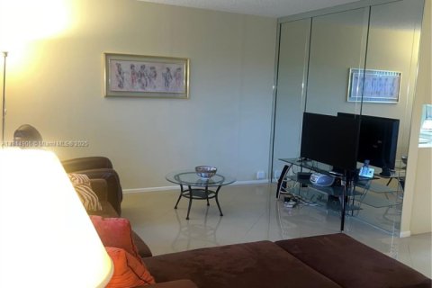 Купить кондоминиум в Коконат Крик, Флорида 1 спальня, 79.99м2, № 1958463 - фото 7