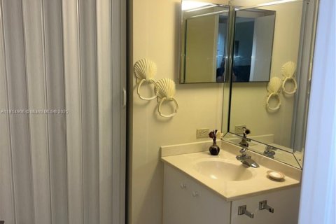 Купить кондоминиум в Коконат Крик, Флорида 1 спальня, 79.99м2, № 1958463 - фото 12