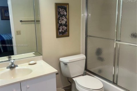 Купить кондоминиум в Коконат Крик, Флорида 1 спальня, 79.99м2, № 1958463 - фото 11