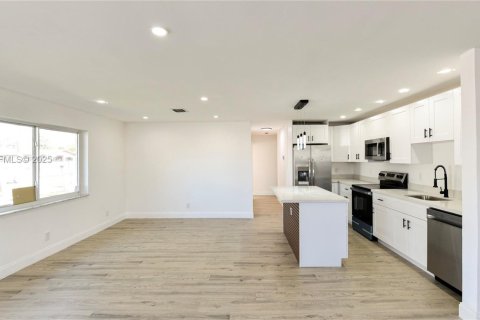 Villa ou maison à vendre à Fort Lauderdale, Floride: 4 chambres, 304.72 m2 № 1994276 - photo 7