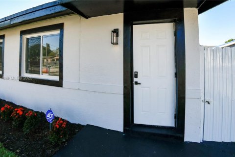 Villa ou maison à vendre à Fort Lauderdale, Floride: 4 chambres, 304.72 m2 № 1994276 - photo 4